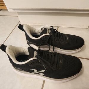 Comfortable Black and White Women's Sneakers
